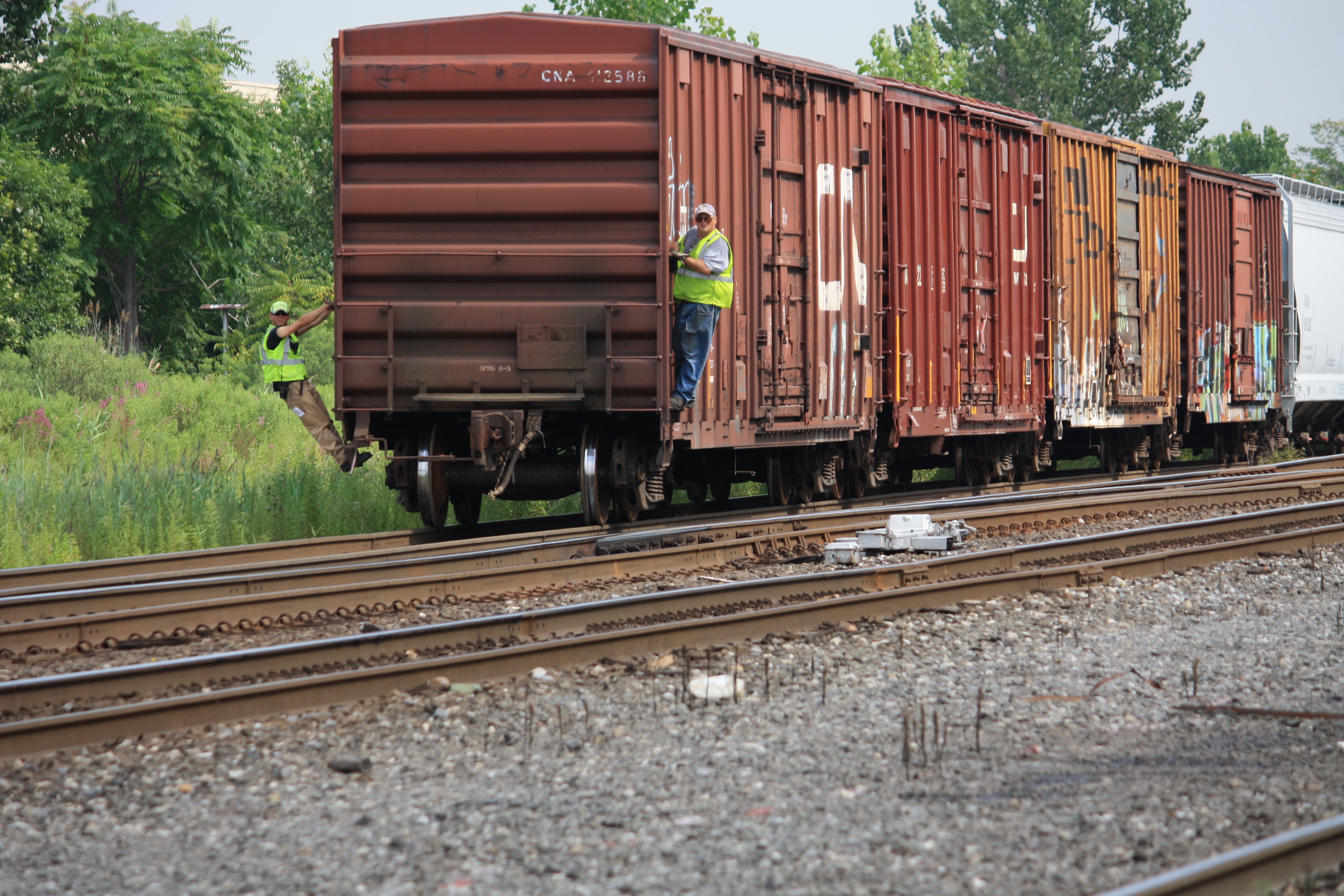 [PHOTOS] 9 Unbelievably Common Railroad Safety Hazards