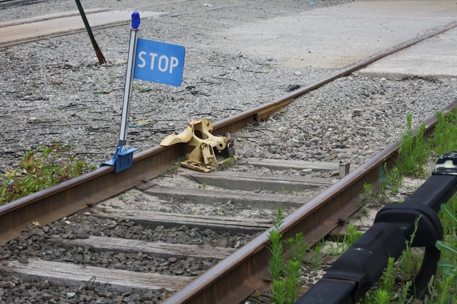 stop-sign-on-railroad-track.jpg